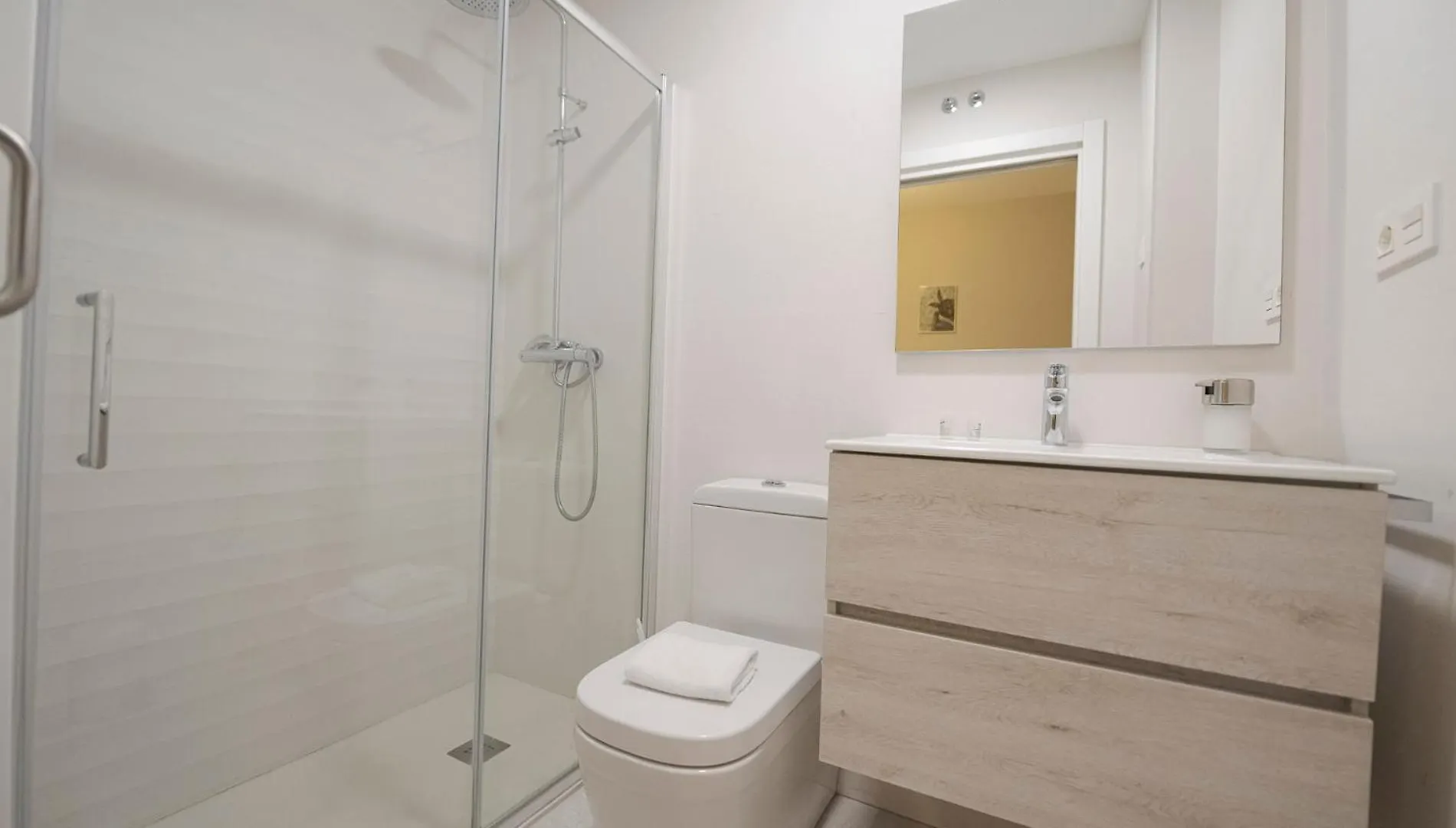 Apartamento Con Garaje Gratis En Gros, Donostia-San Sebastian