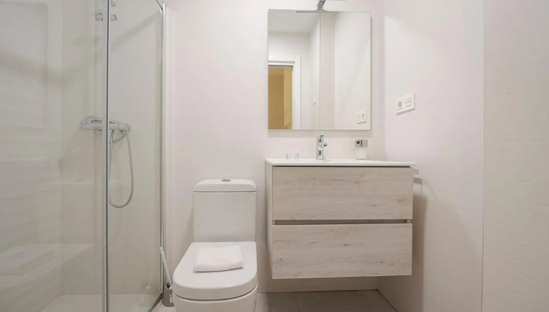 Apartment Apartamento Con Garaje Gratis En Gros, Donostia-San Sebastian